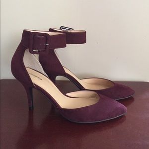 Liz Claiborne Pointed Toe Maroon Heels